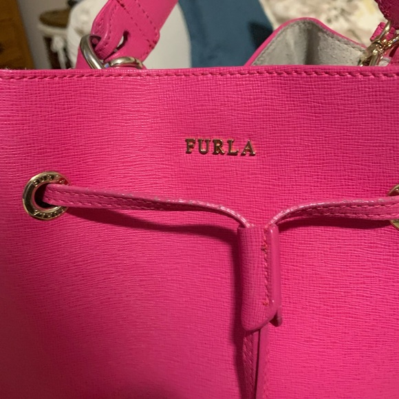 Furla bucket bag and zip wallet in bright pink. No dust bag. Excellent shape. - Picture 4 of 4